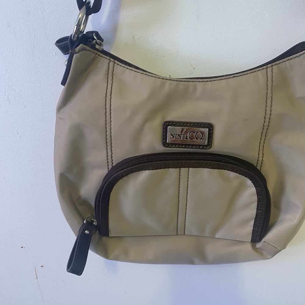 Nine & CO. Women's Brown Nylon Beige Brown Trim Crossbody Purse Bag - Picture 7 of 10
